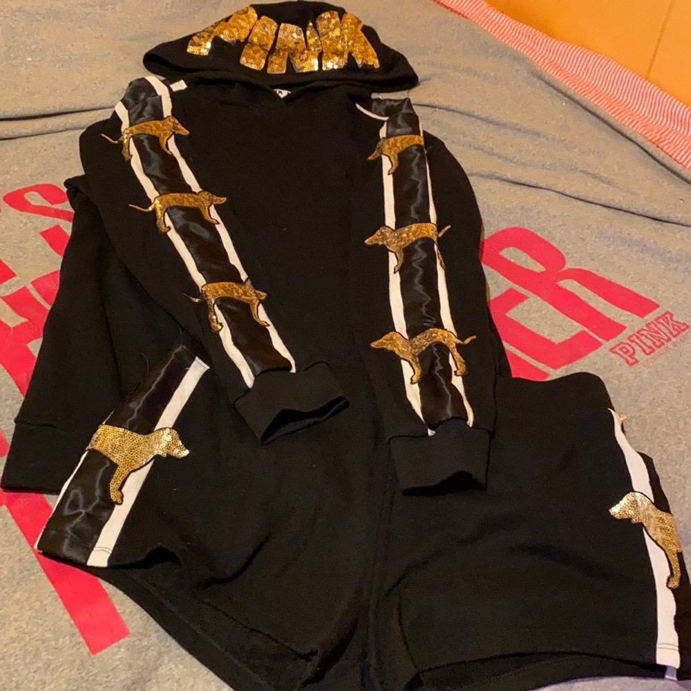 Htf PINK BLING DOG SHORT SET